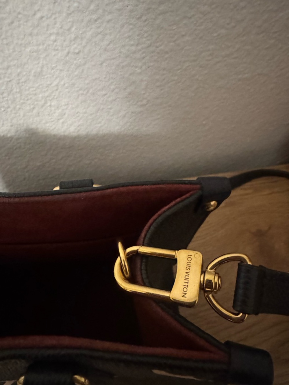 Louis Vuitton OnTheGo PM Monogram Canvas Tote w/ Strap + Receipt - Picture 6 of 9
